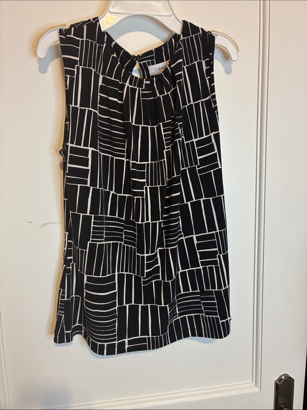Calvin Klein Geometric Block Sleeveless Pleated Neck Blouse 👵MT